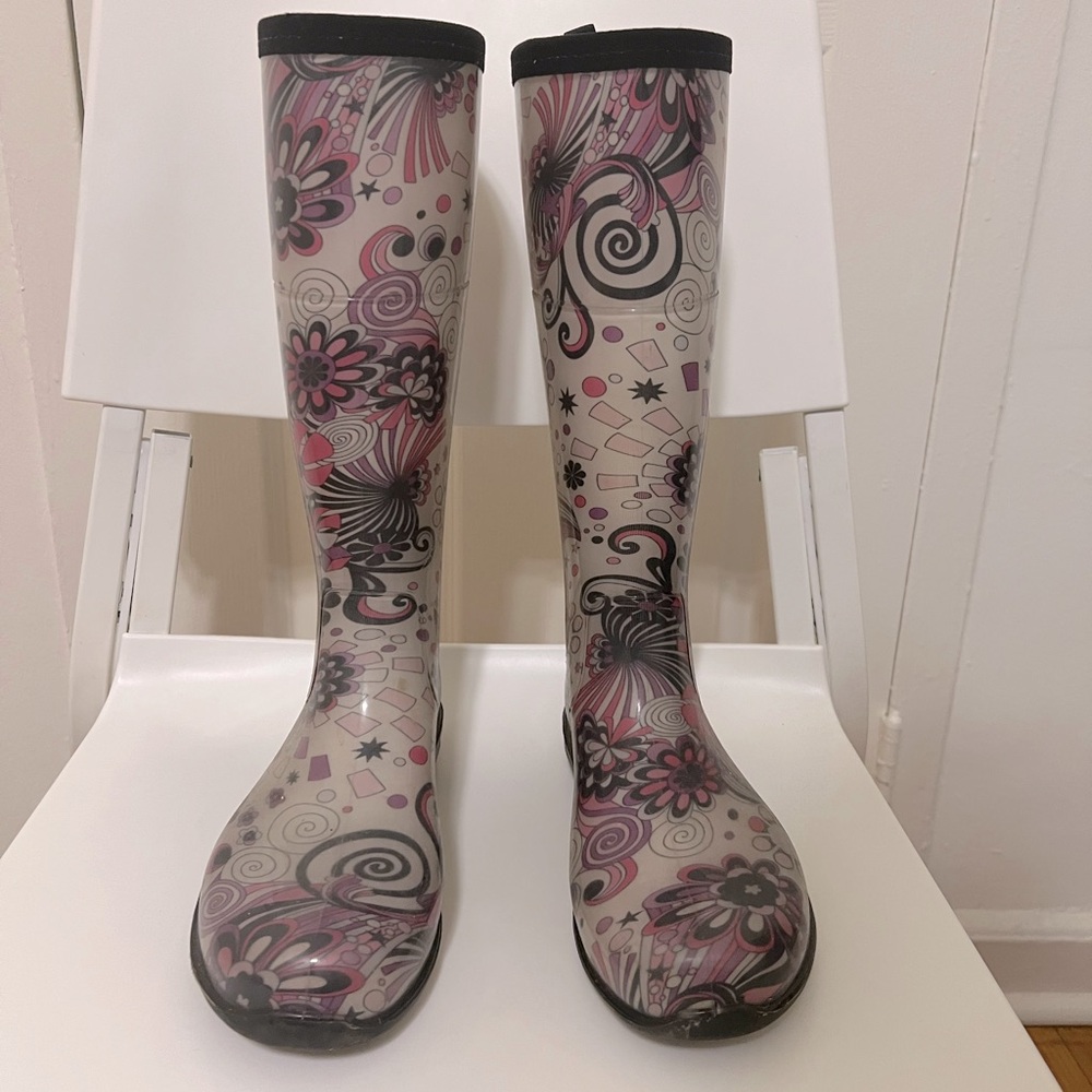 Stylish Women's Kamik Patterned Rain Boots